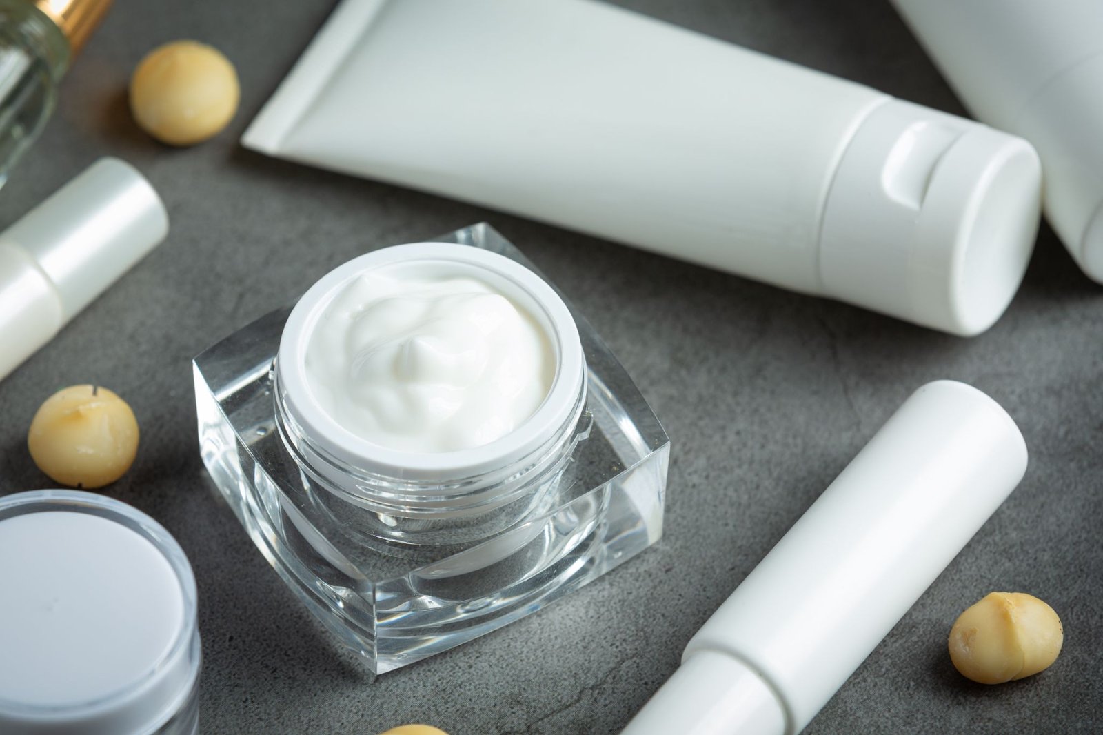 Creams With Tretinoin vs. Adapalene: Comparing Active Retinoid Strengths