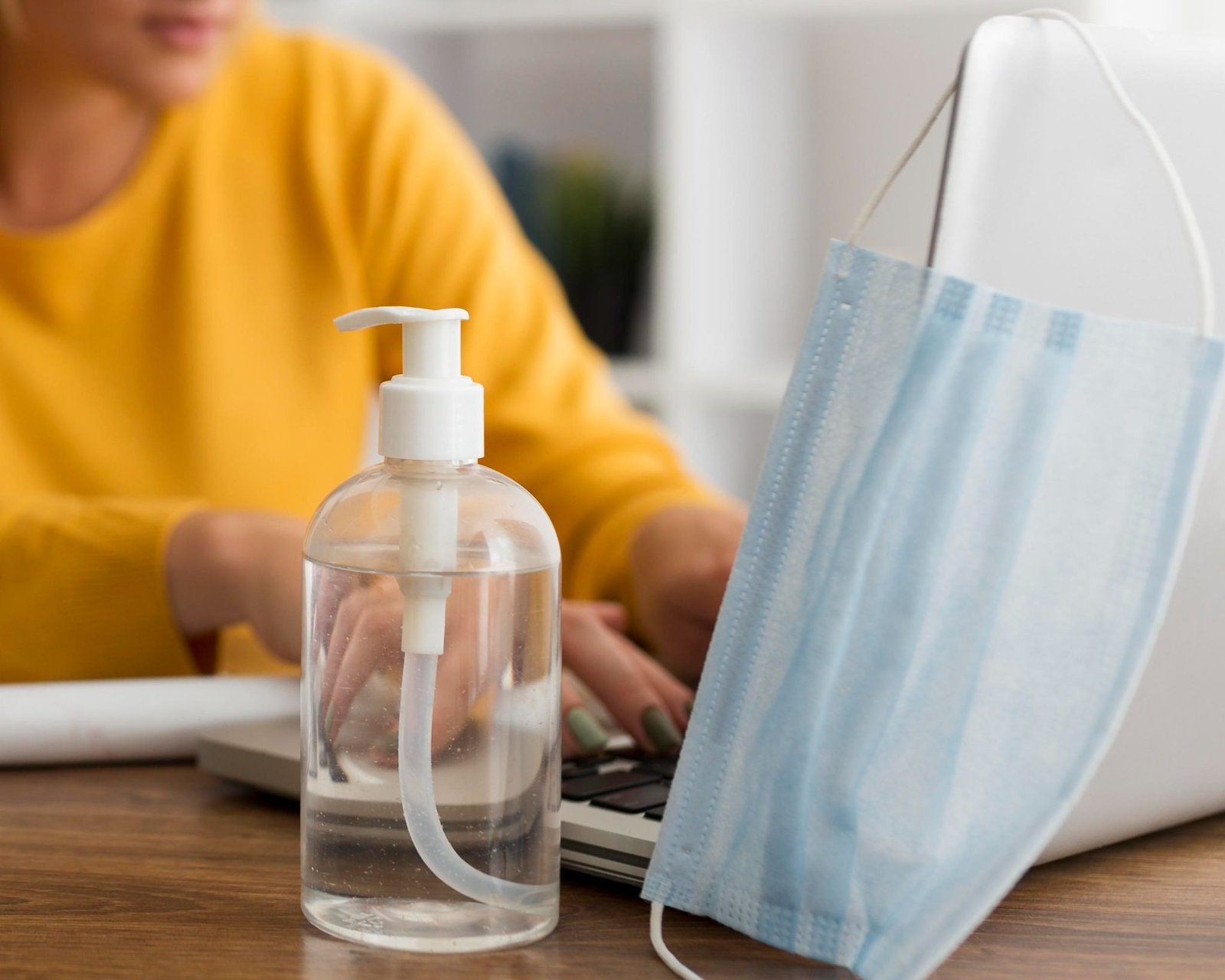 HYDROGEN PEROXIDE DISINFECTANT USES IN HOUSEHOLD AND INDUSTRIAL CLEANING